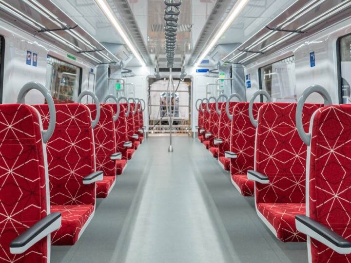 रैपिड रेल अंदर से कुछ इस तरह दिखाई देती है. रैपिड रेल के ट्रैक की जांच के लिए रेल सुरक्षा आयुक्त को पत्र लिख दिया गया है. रेल सुरक्षा आयुक्त की परमीशन मिलते ही रैपिड रेल के शुरू होने की संभावना है.