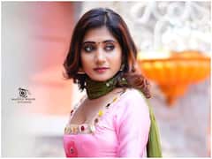 Vasanthi Krishnan: అప్పుడే విరిసిన పింక్ గులాబీలా వాసంతి