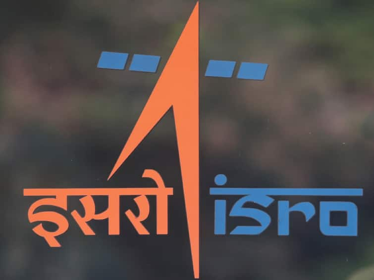 Some important and successful mission of ISRO including mangal mission and chandrayan detail marathi news ISRO Mission:  इस्रोची अवकाश भरारी! कशी आहे भारतीय अवकाश संशोधन संस्थेची आतापर्यंतची कामगिरी? या आहेत महत्त्वपूर्ण ठरलेल्या मोहिमा