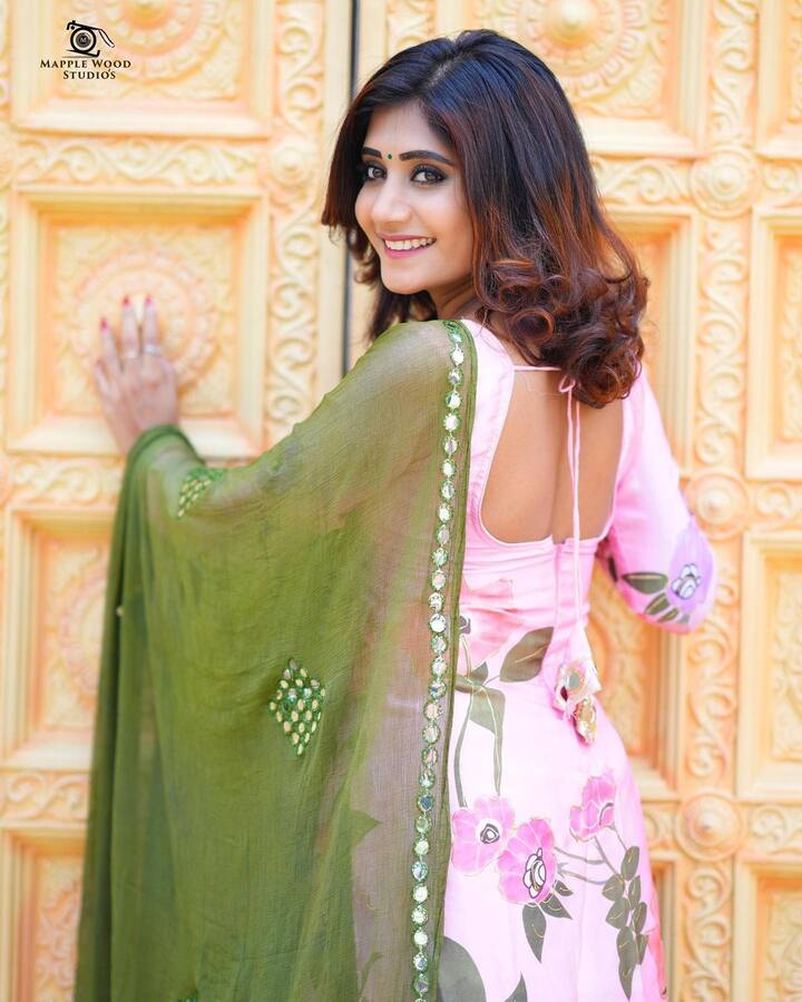 వాసంతి కృష్ణన్ ఫోటోలు