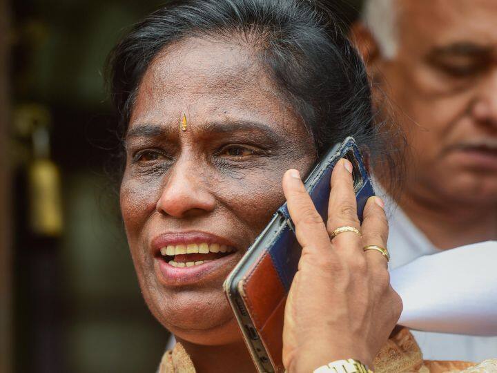 PT Usha Met Wrestlers at Jantar Mantar said soon get justice appealed to stop protest PT Usha Met Wrestlers: अनुशासनहीनता वाले बयान के बाद पहलवानों से मिलीं पीटी उषा, बोलीं- 'जल्द न्याय मिलेगा'