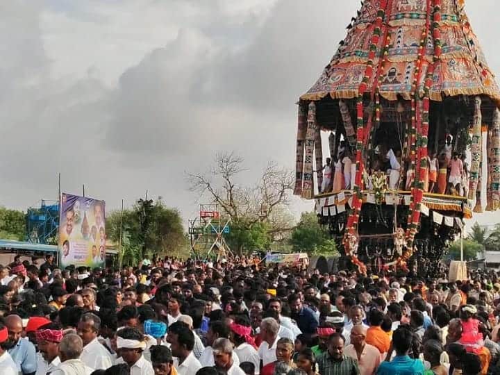 Karur Sri Rathinakriswarar Temple car festova; in Iyer Hill TNN அய்யர் மலையில் ஸ்ரீ ரத்தினகிரீஸ்வரர் கோவில் சித்திரை தேரோட்டம் - திரளான பக்தர்கள் பங்கேற்பு