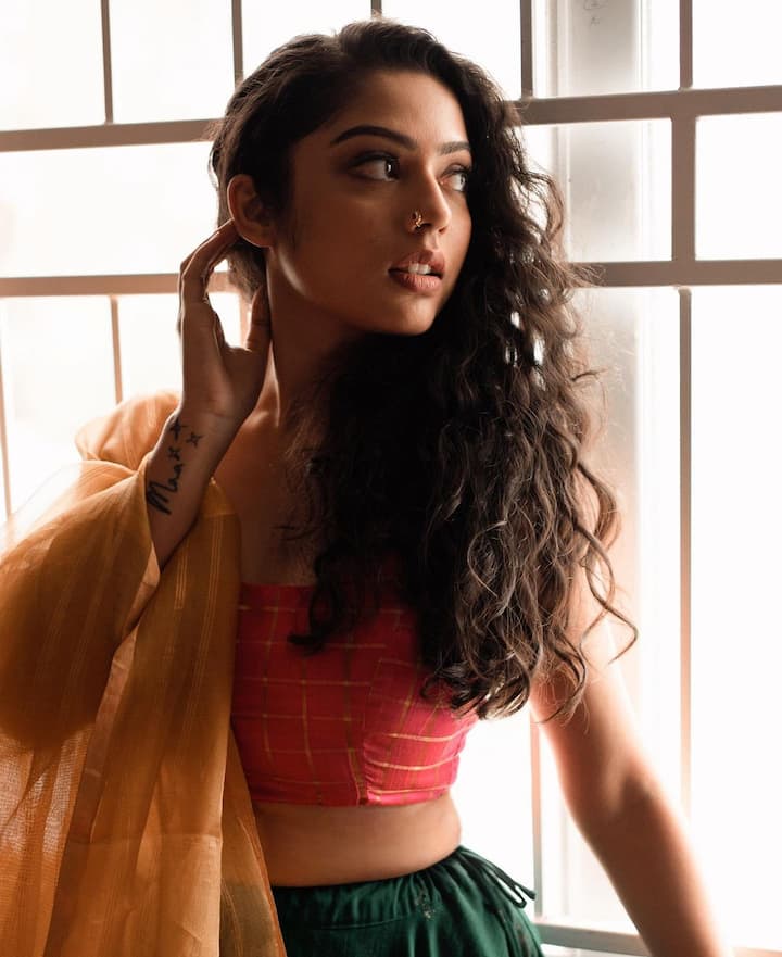 వర్షా బొల్లమ్మ అందమైన ఫోటోలు