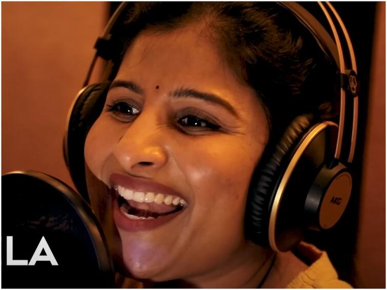 Singer Mangli comes up with new song Rela Rela from Vimanam movie, Watch Rela Rela Song - Singer Mangli : మంగ్లీ కొత్త పాట - రేలా రేలా రేలా రేలా మనసు ఉరకలేసేనా