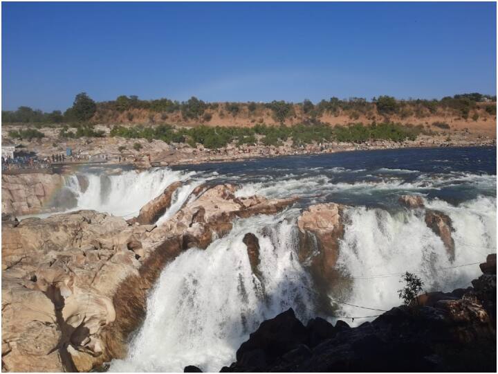 कलेक्टर सुमन ने साफ शब्दों में कहा है कि नाव में क्षमता से अधिक पर्यटकों को न बैठाया जाए. नौका विहार मार्ग पर पर्याप्त रोशनी और सुरक्षा संबंधी सभी व्यवस्था की जाए.