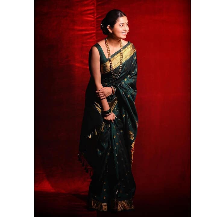 अभिनेत्री प्राजक्ता माळी सोशल मीडियावर चांगलीच सक्रीय असते