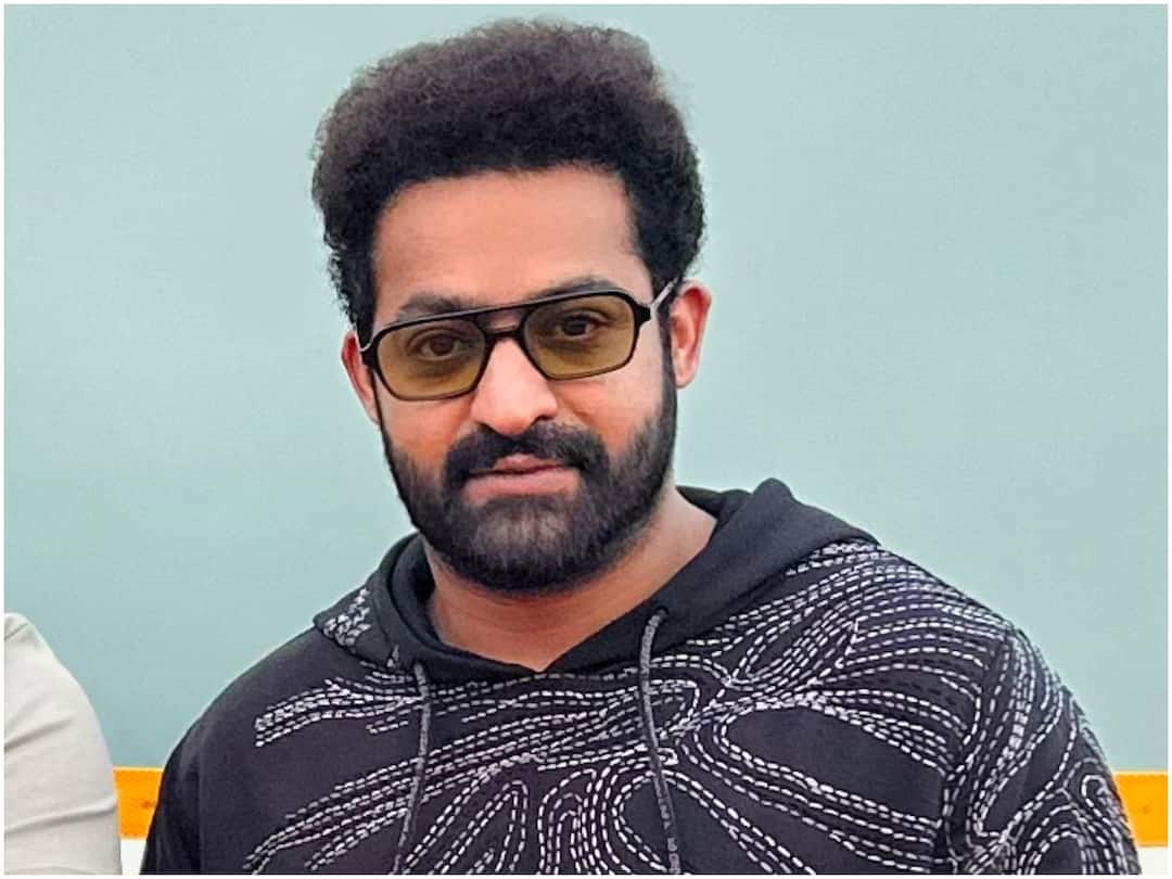 Jr NTR style and action is incredible, second schedule completes with powerful action - tweet by cinematographer rathnavelu NTR 30 Movie Update : ఎన్టీఆర్ స్టైల్ & యాక్షన్ అదుర్స్ - రత్నవేలు ఏం చెప్పారో చూశారా?