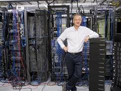 AIతో ఉద్యోగాలు ఊడటం ఖాయం, మానవాళికి కూడా ముప్పు- గాడ్ ఫాదర్ ఆఫ్ ఏఐ సంచలన ప్రకటన