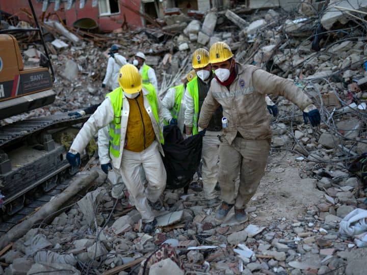 Bhuj Earthquake 2001: भूकंप में पूरे परिवार की गई जान, मलबे से चार दिन बाद जिंदा निकला था बच्चा! अब 22 की उम्र में की सगाई 8 Months child turned 22 who rescued alive after four days of earthquake in Bhuj got engaged Bhuj Earthquake 2001: भूकंप में पूरे परिवार की गई जान, मलबे से चार दिन बाद जिंदा निकला था बच्चा! अब 22 की उम्र में की सगाई