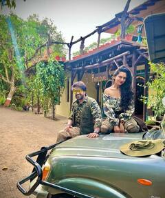 छुट्टियों में इस खूबसूरत जगह घूम रहे हैं Anupamaa के 'अनुज', पत्नी संग जंगल सफारी पर निकले एक्टर