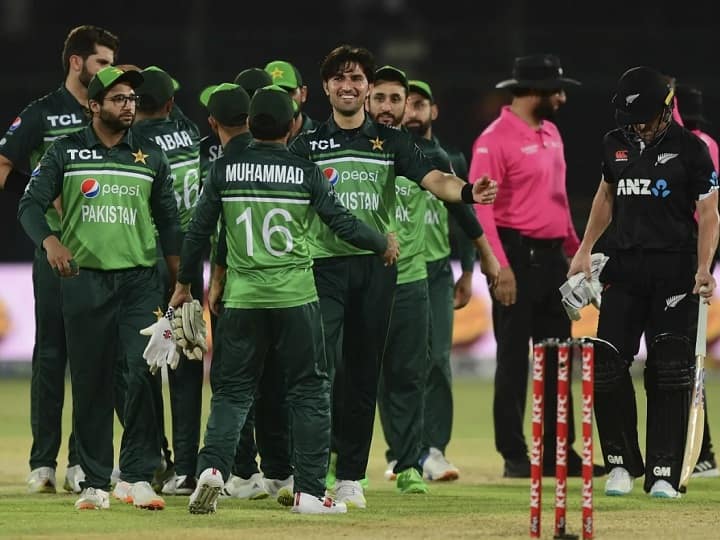 PAK vs NZ 3rd ODI Result Scorecard Pakistan Win ODI Series Against New Zealand PAK vs NZ 3rd ODI: दो मैच बाकी रहते ही पाकिस्तान ने अपने नाम की सीरीज, न्यूजीलैंड पर बनाई 3-0 की अजेय बढ़त