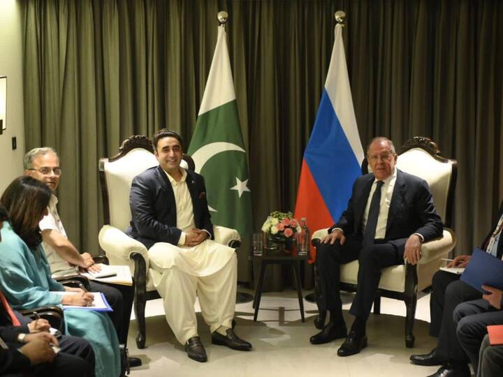 Bhutto met Russian FM Sergey Lavrov in Goa. They discussed bilateral, regional and matters of mutual interest, according to a tweet by PPP. (Image Credit: Twitter/PPP)