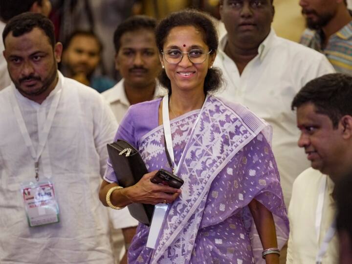 Supriya Sule played badminton in saree showed her special style with ...