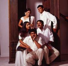 Kandukondaen Kandukondaen : 23 ஆண்டுகளை கடந்தும் அதே புத்துணர்ச்சியை தரும் கண்டுகொண்டேன் கண்டுகொண்டேன்!