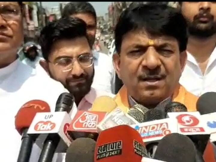 UP Nagar Nikay Chunav 2023 SP hits back on Minister Kapil Dev Agarwal fake voting allegation ANN UP Nikay Chunav 2023: बुर्के की आड़ में हो रही फर्जी वोटिंग, मंत्री कपिल देव अग्रवाल के आरोप पर सपा ने किया पलटवार