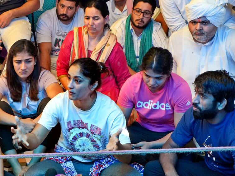 Wrestlers Protest Vinesh Phogat Bajrang Punia Jantar Mantar After Scuffle Between Protestors Delhi Police WFI Protest Bhushan Sharan Singh 'Cop Who Abused Us Was Drunk, Efforts On To Give Caste Angle To Protest': Wrestlers On Scuffle With Police