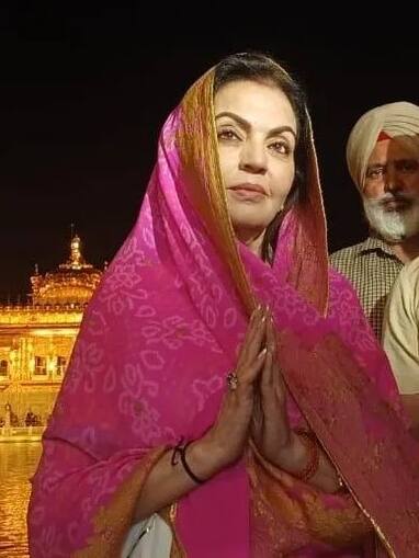 मुंबई इंडियंस के लिए दुआ मांगने गोल्डन टेंपल पहुंची नीता अंबानी