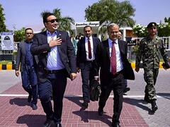 गोवा में डिनर के दौरान पाकिस्तानी विदेश मंत्री बिलावल भुट्टो और एस जयशंकर ने मिलाए हाथ, नहीं है द्विपक्षीय बैठक की योजना