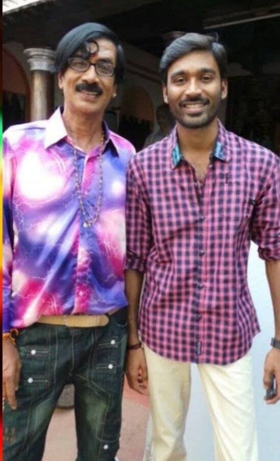 நடிகர் தனுஷுடன் மனோபாலா. யாரடி நீ மோகினி, மாப்பிள்ளை ஆகிய திரைப்படங்களில் இணைந்து நடித்தனர்