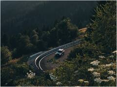 क्या होता है हिल ट्रैक्शन कंट्रोल, पहाड़ों पर घूमने वालों के लिए कार का ये फीचर क्यों है महत्वपूर्ण?