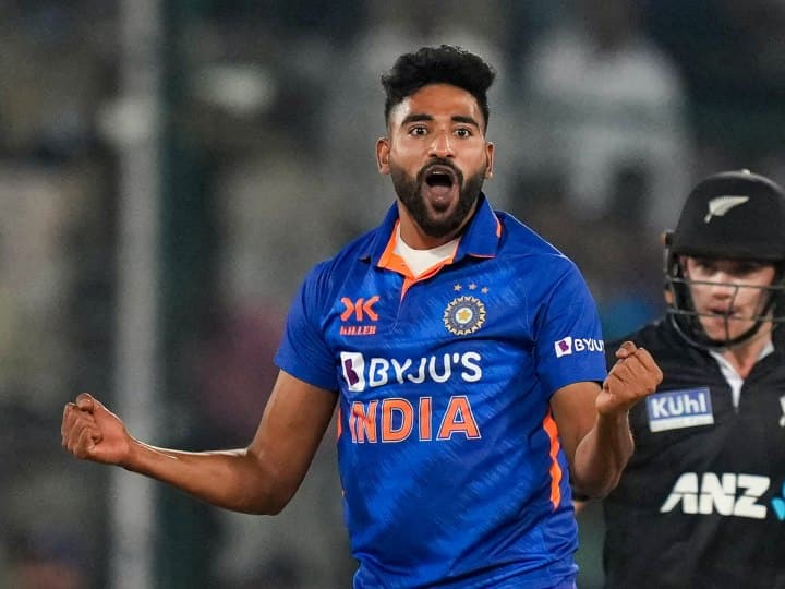 IND vs WI: Mohammed Siraj will not play ODI series against West Indies, returned home IND vs WI: वेस्टइंडीज के खिलाफ वनडे सीरीज नहीं खेलेंगे मोहम्मद सिराज, वापस लौटे स्वदेश; जानिए वजह