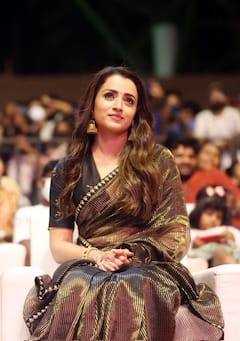 HBD Trisha : ‘அவளது அழகெல்லாம் எழுதிட ஒரு பாஷை இல்லையே..’ தமிழ் சினிமாவின் பேரழகி த்ரிஷாவின் பிறந்தநாள் இன்று..!