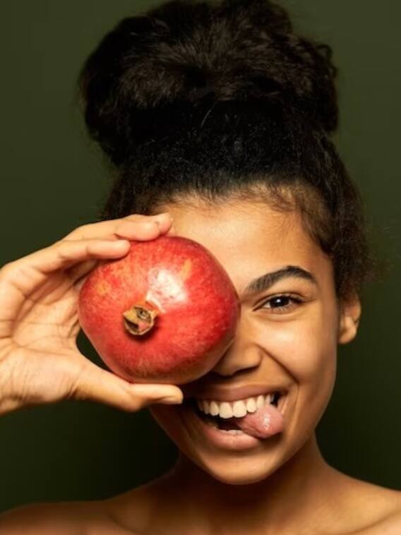 ढलती उम्र में भी जवान दिखने के लिए रोज खाएं ये फ्रूट