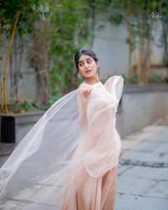 Sakshi Viadya Photos: ‘ఏజెంట్‌’ హీరోయిన్ సాక్షివైద్య బ్యూటిఫుల్ పిక్స్