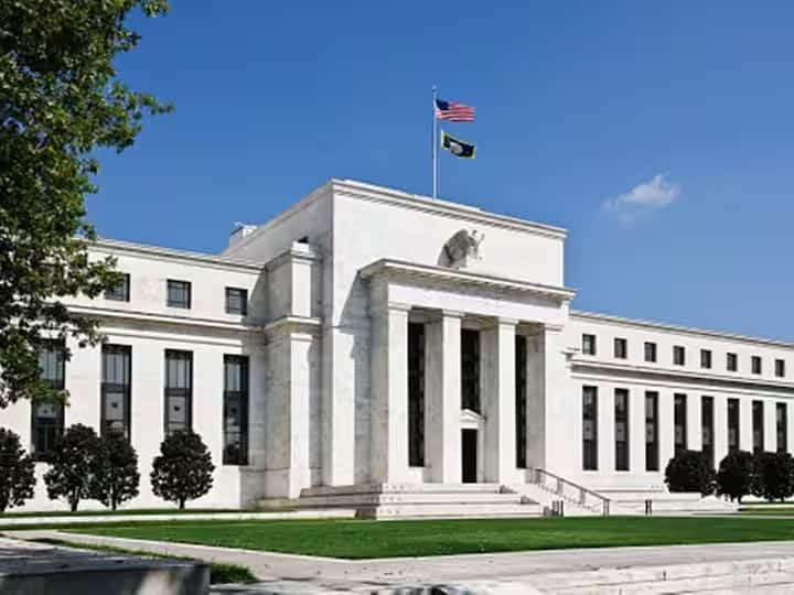 Federal Reserve officials raise interest rates by a quarter-point to 5.25 percent first since 2007 US Inflation US Inflation : फेड रिझर्व्हने पुन्हा एकदा दर 0.25 टक्क्यांनी वाढवला, आणखी वाढ न करण्याचे दिले संकेत