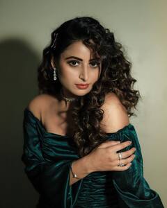 ऐश्वर्या शर्मा से शैलेश लोढ़ा तक, बीच में ही सुपरहिट टीवी शोज को लात मार चुके हैं ये सितारे, देखिए लिस्ट