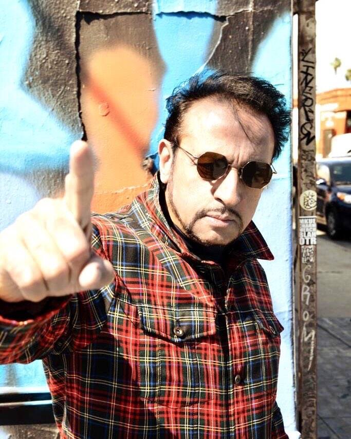 दरअसल, गुलशन ग्रोवर जब एक बार ‘इंडियाज बेस्ट डांसर’ के शो में पहुंचे थे. उन्होंने बताया था कि शाहरुख खान को पीटने की उन्हें बहुत भारी कीमत चुकानी पड़ी थी.