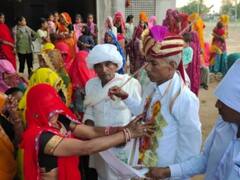 राजस्थान में अनोखा विवाह! 25 साल की दुल्हन और 55 का दूल्हा, फिर भी इस शादी की हो रही तारीफ, जानिए क्यों