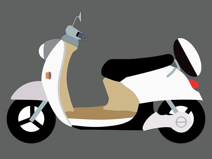 Electric two wheeler manufacturer will refund charger cost to ev customer check the details here EV Charger Cost Refunding: ये इलेक्ट्रिक टू-व्हीलर कंपनियां, ग्राहकों को वापस करेंगी चार्जर का पैसा