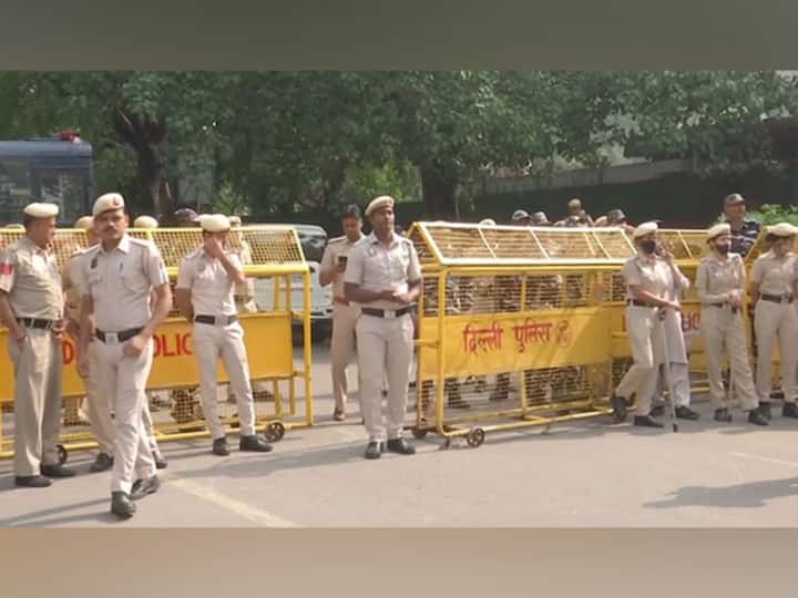 Farmers Coming To Delhi To Support Wrestlers Stopped At Singhu Border 24 Detained Farmers Coming To Delhi To Support Wrestlers Stopped At Singhu Border, 24 Detained