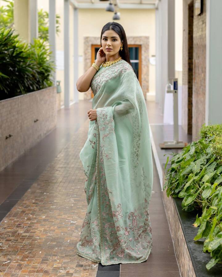 తాజాగా ‘విరూపాక్ష‘ చిత్రంతో బ్లాక్ బస్టర్ అందుకుంది.