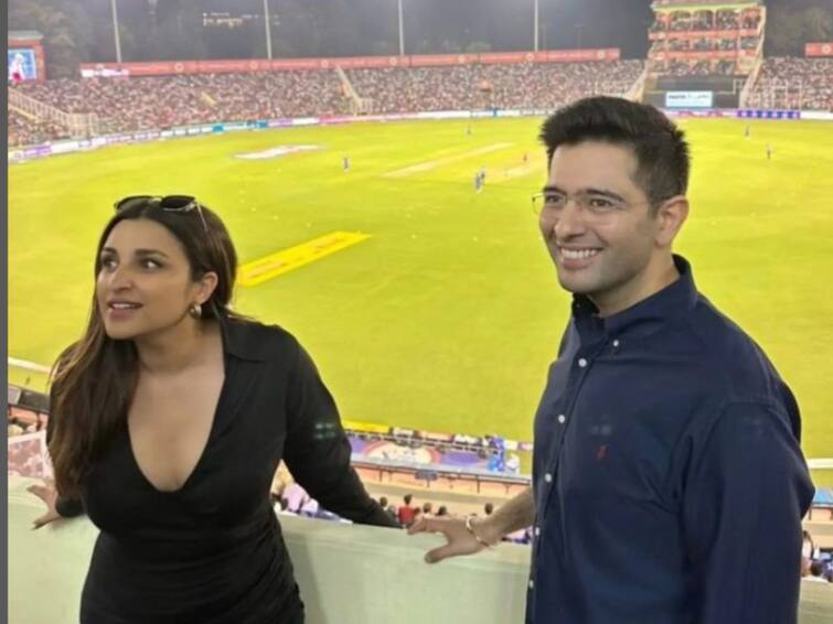 parineeti chopra and aap leader raghav chadha enjoy kings punjab and mumbai indians ipl match Parineeti Chopra Raghav Chadha : 'आप' चे नेते राघव चढ्ढा आणि परिणीतीनं एकत्र पाहिली आयपीएल मॅच; फोटो व्हायरल, नेटकरी म्हणाले, 'जेव्हा राजकारण आणि बॉलिवूड....'