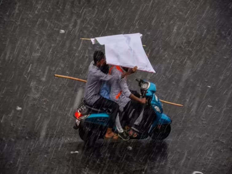 Telangana Weather Updates IMD Predicts Thudershowers In State For Next 4 Days Check Forecast IMD Predicts Thudershowers In Telangana For Next 4 Days. Check Weather Forecast
