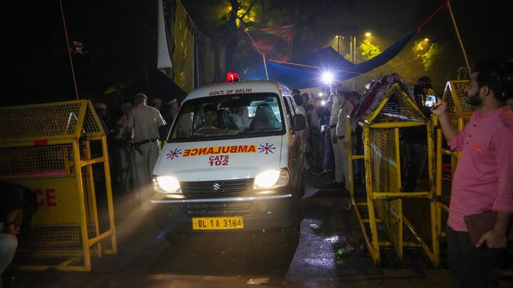 झालेल्या गोंधळानंतर आणि हाणामारीनंतर मध्यरात्री अॅम्ब्युलन्स बोलावण्यात आली.