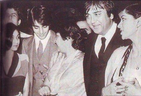 ਜਦੋਂ ਵੀ ਬਾਲੀਵੁੱਡ ਦੀ ਮਸ਼ਹੂਰ ਅਦਾਕਾਰਾ ਦਾ ਜ਼ਿਕਰ ਹੁੰਦਾ ਹੈ, ਨਰਗਿਸ ਦੱਤ ਦਾ ਨਾਮ ਹਮੇਸ਼ਾ ਉਸ ਵਿੱਚ ਸ਼ਾਮਲ ਹੁੰਦਾ ਹੈ। 3 ਮਈ ਯਾਨੀ ਅੱਜ ਨਰਗਿਸ ਦੱਤ ਦੀ ਬਰਸੀ ਮਨਾਈ ਗਈ। ਬੇਸ਼ੱਕ ਨਰਗਿਸ ਦੱਤ ਅੱਜ ਸਾਡੇ ਵਿਚਕਾਰ ਨਹੀਂ ਹੈ ਪਰ ਆਪਣੀਆਂ ਫਿਲਮਾਂ ਰਾਹੀਂ ਉਹ ਸਾਰਿਆਂ ਦੇ ਦਿਲਾਂ 'ਚ ਵਸ ਗਈ ਹੈ।