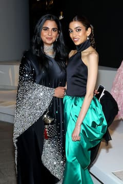 Met Gala 2023: ईशा अंबानी ने अपनी भाभी श्लोका की बहन दिया मेहता संग जमकर दिए पोज, देखें अनसीन तस्वीरें