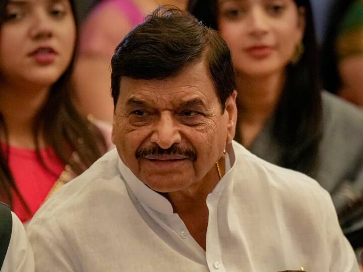 UP Nikay Chunav 2023 Shivpal Yadav friend challenging in Etawah for BSP in UP Civic Elections UP Nikay Chunav 2023: शिवपाल यादव के करीबी दे रहे चुनौती, सपा नेता ने इटावा में डाला डेरा, गली-गली घूम कर मांग रहे वोट