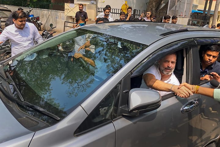 कांग्रेस नेता राहुल गांधी ने शुक्रवार (5 मई) को दिल्ली यूनिवर्सिटी के नॉर्थ कैंपस के पोस्ट ग्रेजुएट मेन्स हॉस्टल का दौरा किया.