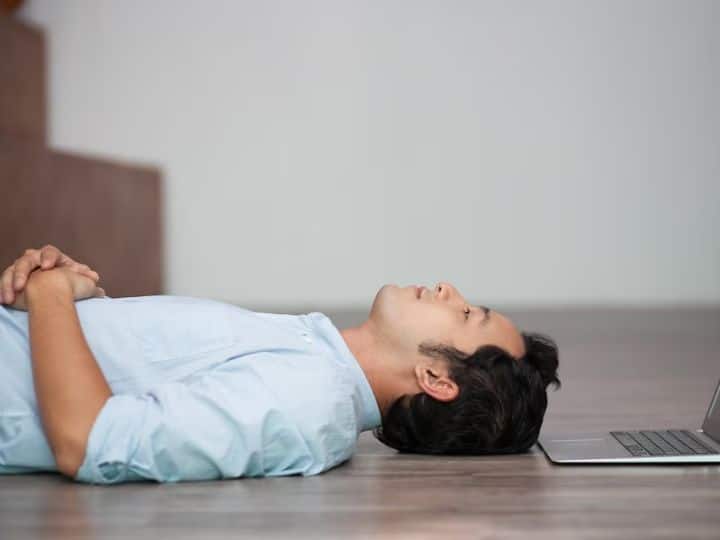 Power Nap: लंबा 'पॉवर नैप' लेना खतरनाक! जानें क्या हैं इसके नुकसान और कितनी ड्यूरेशन की नैप सही?