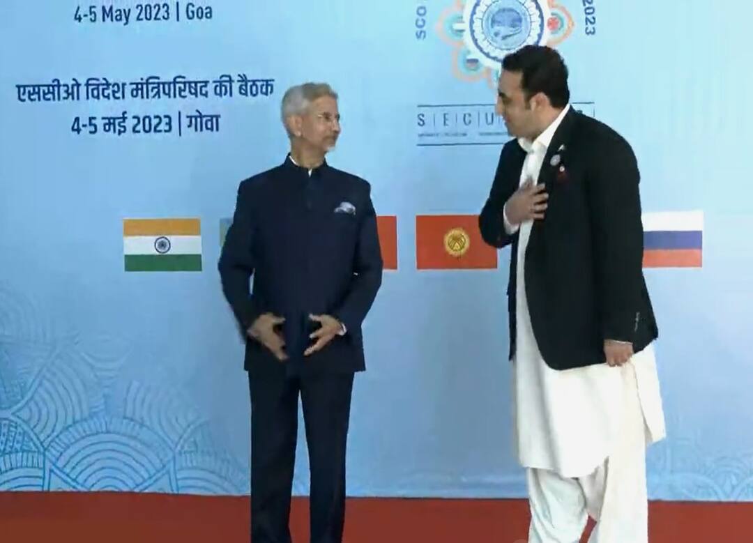 Bilawal Bhutto India: पहले बिलावल भुट्टो का स्वागत और फिर कैसे आतंकवाद के मुद्दे पर एस जयशंकर ने धो डाला India Vs Pakistan S Jaishankar slams Bilawal Bhutto on terrorism in SCO Summit know latest Update Bilawal Bhutto India: पहले बिलावल भुट्टो का स्वागत और फिर कैसे आतंकवाद के मुद्दे पर एस जयशंकर ने धो डाला