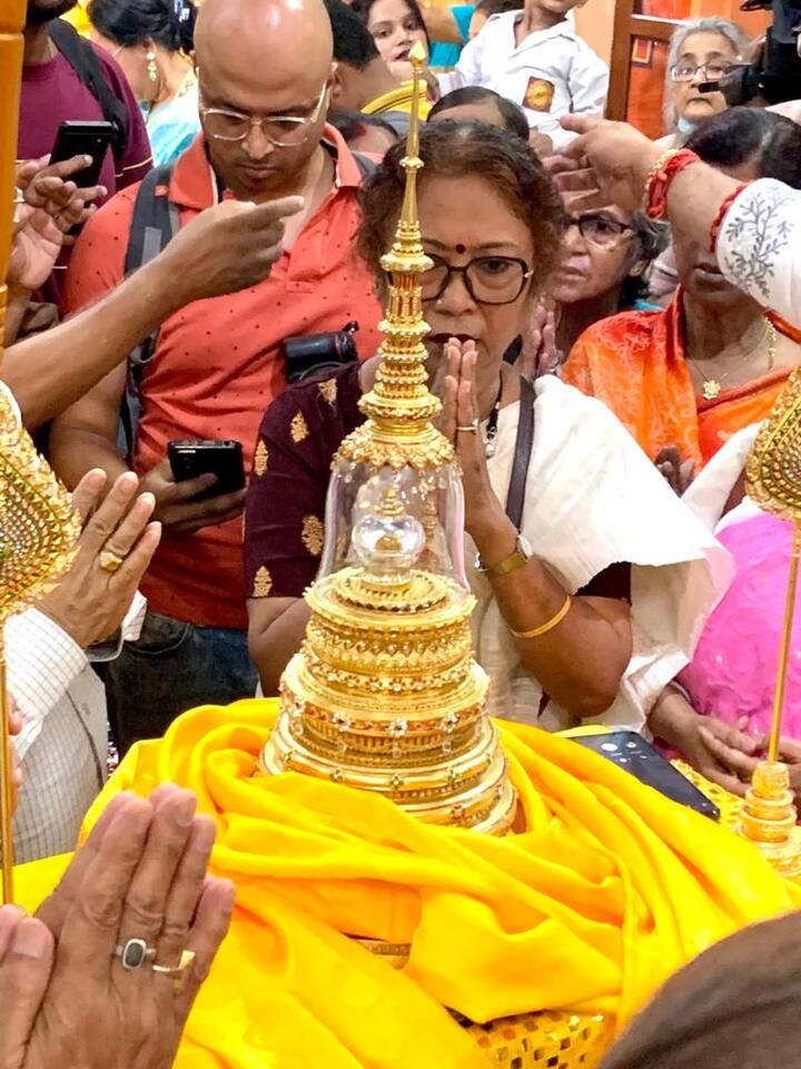 কলেজ স্ট্রিটের মহাবোধি সোসাইটিতে এদিনটি যেন মহোৎসব। সেই সঙ্গে দিল্লি,শ্রাবস্তী, বুদ্ধগয়া, লখনউ, ভুবনেশ্বরেও দিনটি পালন হয় মহাবোধি সোসাইটিতে।