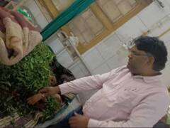 बच्चे को सांप ने काटा तो डॉक्टर के बजाय तांत्रिक के पास ले गए घरवाले, घंटों तक चली झाड़-फूंक, मासूम की मौत