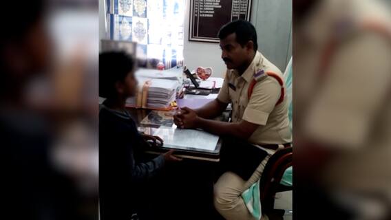 Kid Complaint in Karlapalem PS : కర్లపాలెం పీఎస్ లో తొమ్మిదేళ్ల పిల్లాడు ఫిర్యాదు | DNN | ABP Desam
