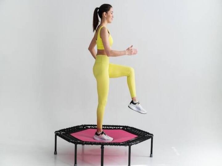 तेजी से करना चाहते हैं वेट लॉस तो Jumping Jacks को करें फिटनेस रूटीन में शामिल, इससे बेस्ट कुछ नहीं