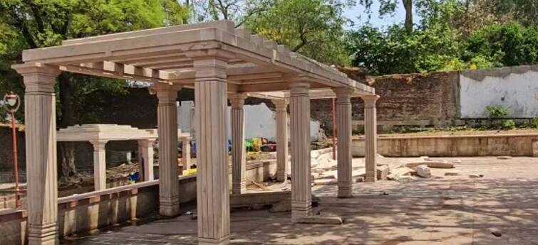 1 dead, 9 devotees hurt as temple gazebo collapses in Gujarat’s Pavagadh પાવાગઢ દુર્ઘટના કેસમાં મહિલાના મોત મામલે પોલીસે નોંધ્યો ગુનો, રિપોર્ટના આધારે કરાશે કાર્યવાહી