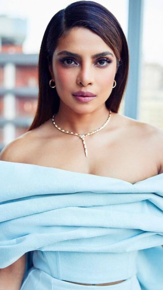 'লাভ এগেন'-এর প্রিমিয়ারে চোখধাঁধানো উপস্থিতি দেশি গার্লের